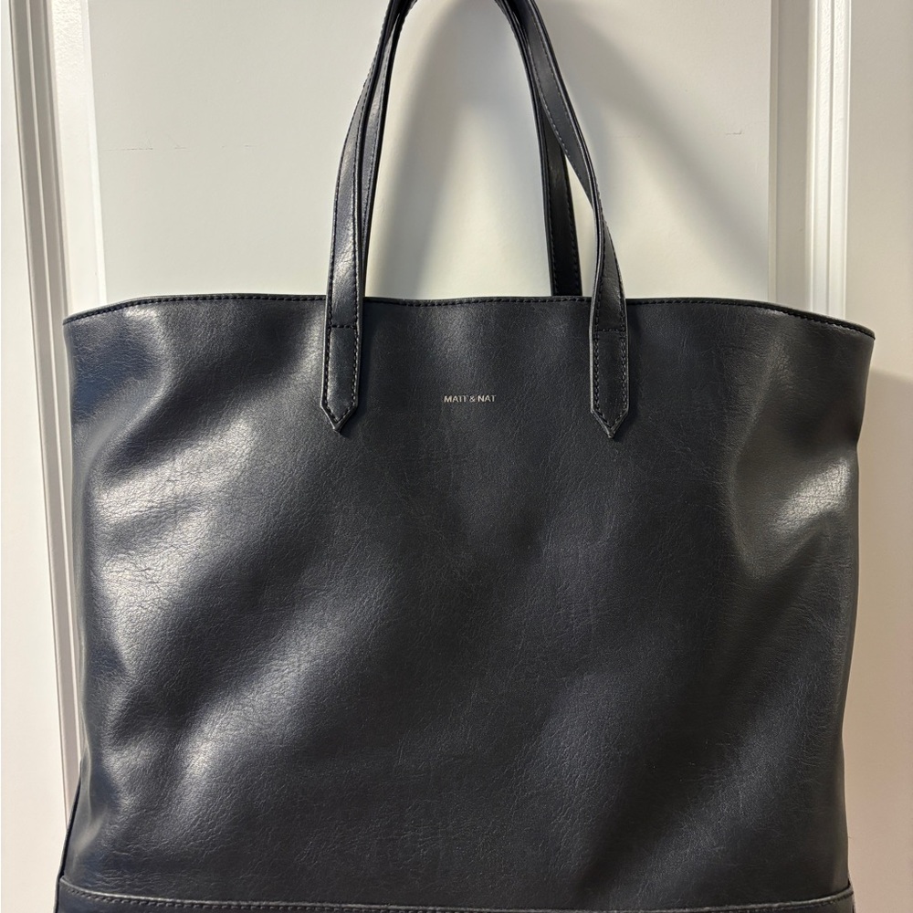 Matt & Nat Black Schlepp Tote Bag